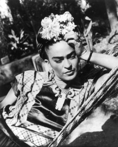 Frida Kahlo in una fotografia del 1950 circa